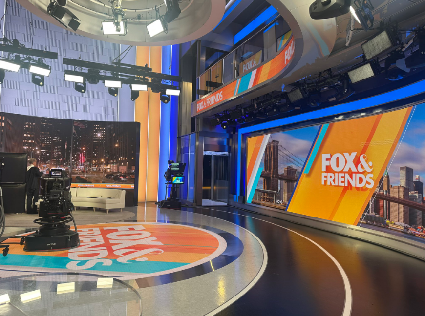 'Last Day' — Fox Host in TEARS While Announcing Career Change on Live ...